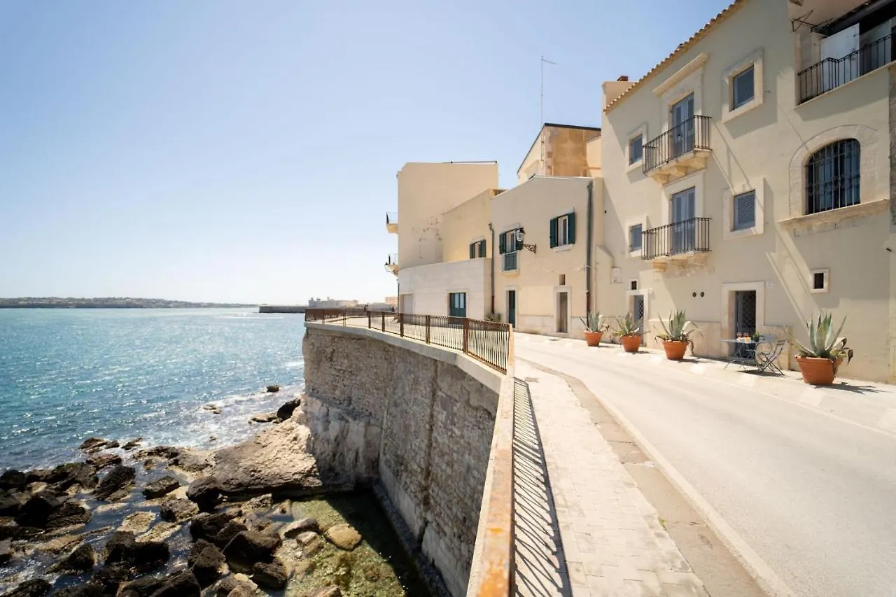 Il Dammuso Di Ortigia - Lovely Sea View Apartment シラクーサ